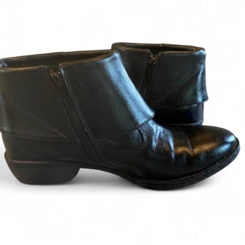 b.o.c. Black Heeled Boots - Picture 4 of 6